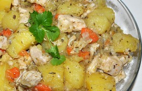 Тушеная курица с прованскими травами и овощами